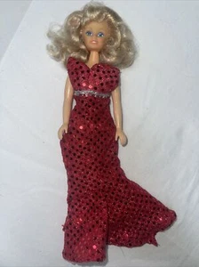 HERMOSA MUÑECA RUBIA - Imagen 1 de 5