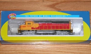 HO ATHEARN 79855 GP 40-2 SOUTHERN PACIFIC SP 7672 RED CUSTOMIZED - Picture 1 of 3