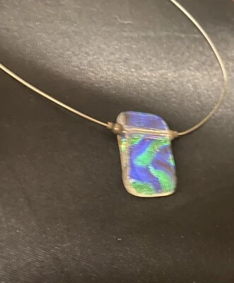 collar azul verde morado hecho con cristal soplado Foto 1 de 4