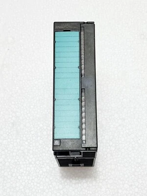 Modulo I/O SIEMENS SIMATIC S7-300 SERIE PLC 6ES7 322-1HH01-0AA0 - Immagine 1 di 4