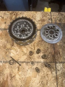2005 SUZUKI DRZ400S DRZ400SM OEM COMPLETE CLUTCH W PLATES BASKET HUB - Picture 1 of 3