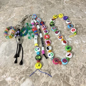 Vintage Beaded Keychain 7 Piece Lot Aliens Native American 90s - Picture 1 of 5