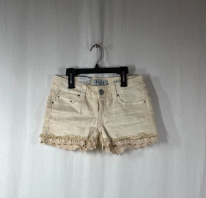 NWT Daytrip Women's Capricorn Cream Crochet Low Rise Shorts - Size 26 (US Small) - Picture 1 of 6