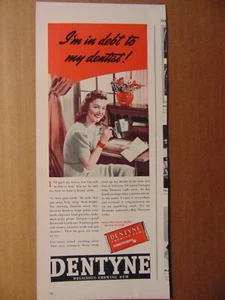 1940 DENTYNE GUM ragazza Owes debito dentista stampa artistica vintage annuncio - Foto 1 di 1