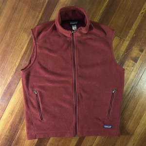 Red Zip Up Fleece Vest XL Patagonia Synchilla Outdoor Hiking Camping - Picture 1 of 10