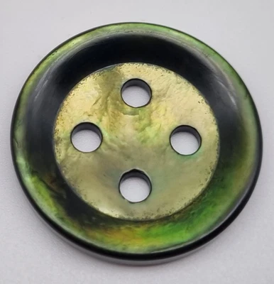 Grüner Perlmutt 4-Loch-Knopf 25-34 mm / Mother-of-Pearl Button Bouton Nacre D8 - Bild 1 von 2