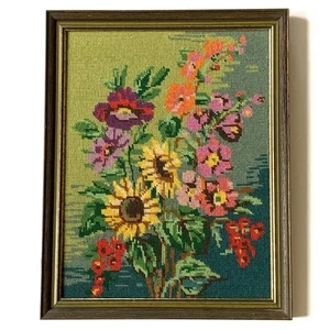 Flores de punta de aguja con marco de madera vintage de 17" por 13,75" color retro brillante LEER - Imagen 1 de 19