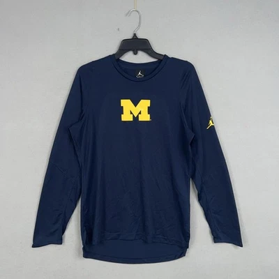 Camisa Michigan Wolverines Para Hombres Pequeña Fútbol Universitario Nike Dri Fit Manga Larga Foto 1 de 4