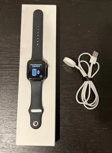 Apple Watch Gen 6 Series 6 44 mm gris sidéral aluminium - bracelet sport noir M00H3LL/A - Photo 1 sur 6