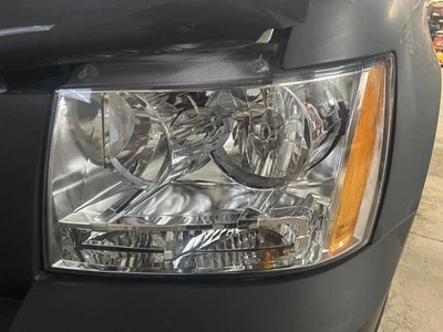 Conjunto de faros izquierdos usados se adapta a: Chevrolet Avalanche 1500 2009 grado A izquierdo Foto 1 de 4