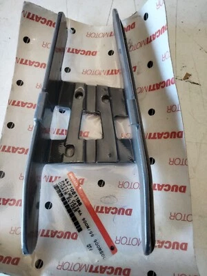 Ducati Monster 900 E 888 Pattino Catena Cod 44710011BB - Immagine 1 di 3