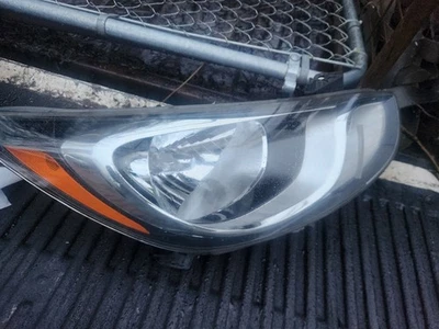 Faro izquierdo del conductor Hyundai Accent 2012-2015 Foto 1 de 4