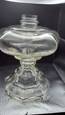 Antigua lámpara de aceite vidrio transparente vástago con cuentas base de cuenco octágono grande  Foto 1 de 2