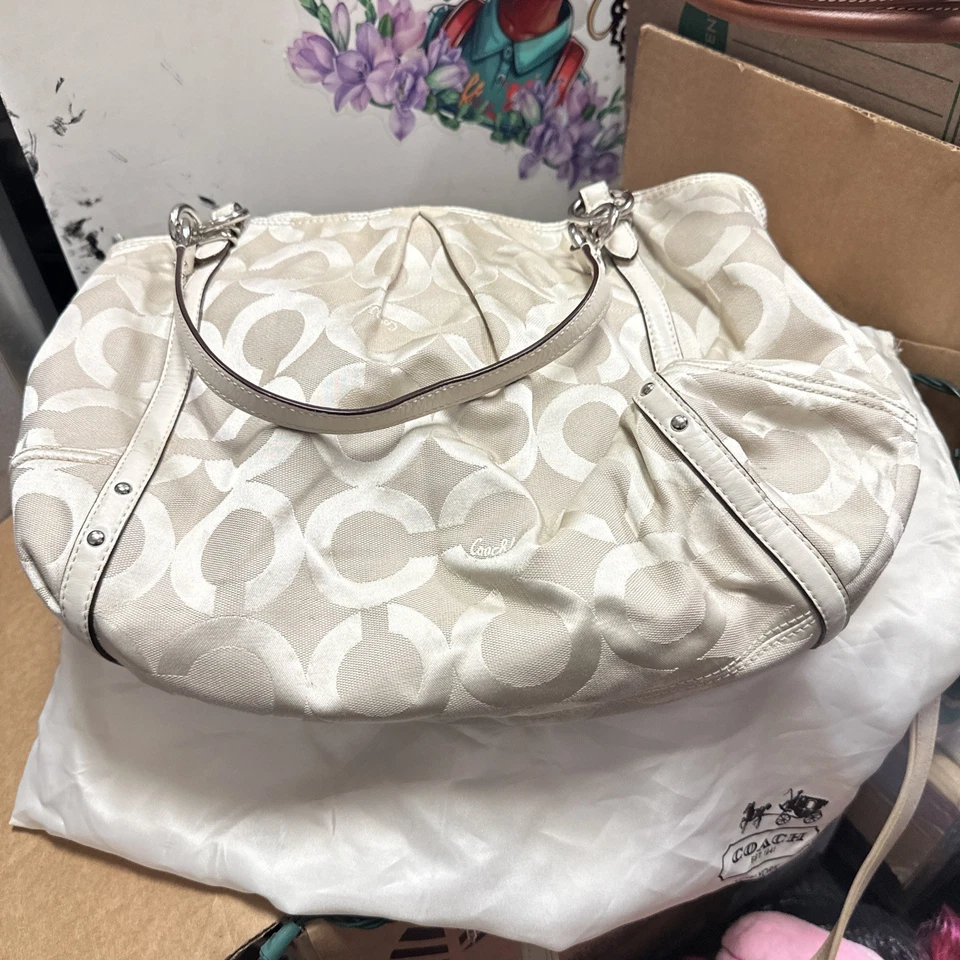 Cartera Coach con bolsa necesita lavado Foto 1 de 4