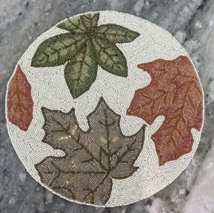 Salbei & Eiche Herbst Blätter Herbst Perlen Ladegerät Tischset Rund 15" Neu mit Etikett - Bild 1 von 2