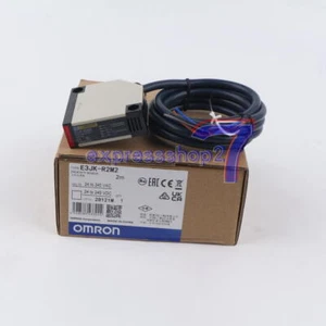 UN INTERRUPTOR FOTOELÉCTRICO OMRON E3JK-R2M2 NUEVO - Imagen 1 de 1