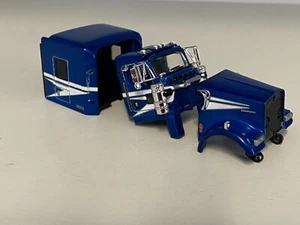 DCP 1/64 KENWORTH W900 72" CAB SET BLUE WHITE - Bild 1 von 2