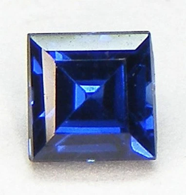 SQUARE CUT 4.2x4.2 MM. BLUE SAPPHIRE LAB CORUNDUM - Image 1 of 3