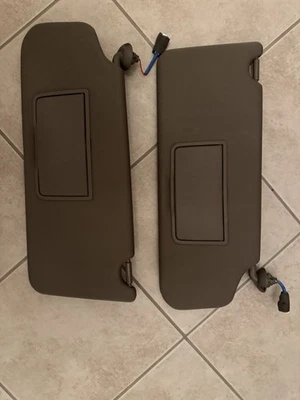 2009-2015 Honda Pilot RH LH Sun Visors Brown w/ Illumination Factory - Image 1 of 4