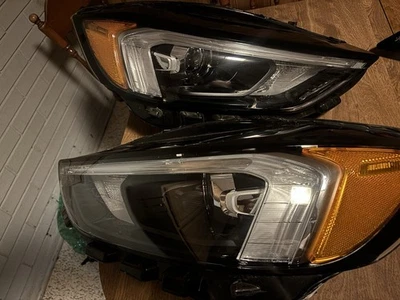 2019 2020 2021 2022 2023 Ford Edge pair of headlights  - Image 1 of 4