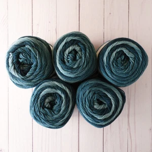 GGH Merinella ~ Lot of 5 ~ #7 Blue ~ 100% Superwash Virgin Wool ~ Gradient - Picture 1 of 5