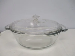 VINTAGE ANCHOR HOCKING CLEAR GLASS ROUND COVERED CASSEROLE 1038 ~ 2 QUART - Picture 1 of 4