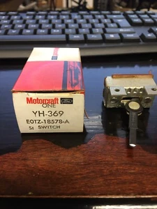 NEW GENUINE 1980-1989 FORD BRONCO AUXILARY HEATER SWITCH, E0TZ18578A EOTZ18578A - Picture 1 of 2