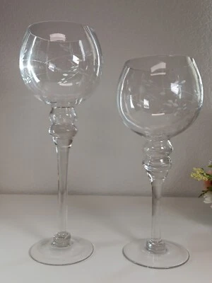 Candelabro esférico Hurricane - hoja y vid grabadas cónicas, pilares o votivas Foto 1 de 3