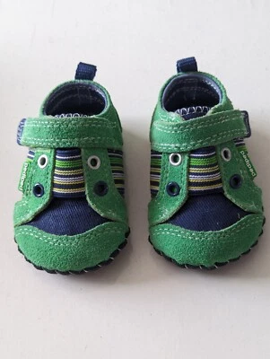 Zapatillas niño talla 0-6. Suave Saludable Artesanal.Verde.Jones.  0728 Foto 1 de 4