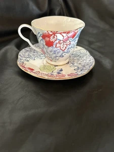 Wedgwood Butterfly Bloom YellowFloral Bouquet Teacup & Saucer - Picture 1 of 4