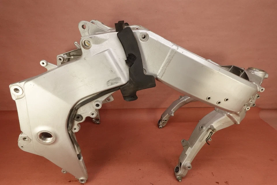 03-10 CHASIS CUADRO PRINCIPAL HONDA ST1300 Foto 1 de 4