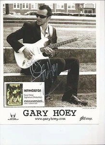 8 1/2 x 11 B/W Photo Gary Hoey Autograph {M021} - Picture 1 of 1