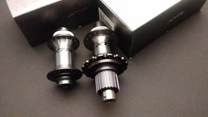 Shimano XTR Disc 15mm 12mm Thru axle Centerlock hubs Front 28h & Rear 32h - Picture 1 of 3