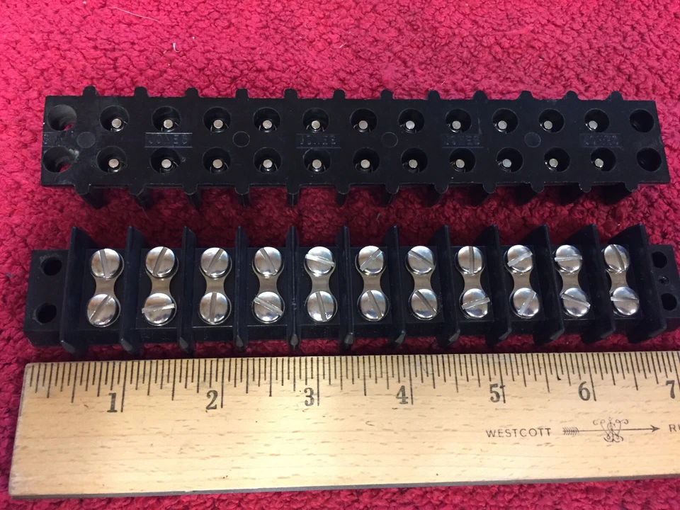 11-142    CINCH JONES     TERMINAL BLOCKS 2 PCS - Image 1 of 1