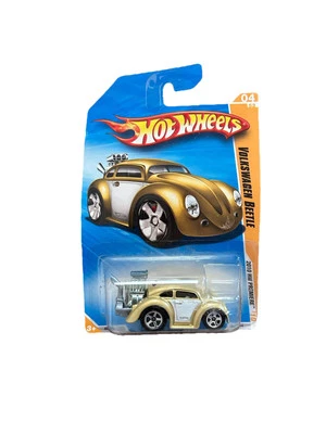 2010 Hot Wheels #4 New Models 4/44 VOLKSWAGEN BEETLE Gold Variant w/Chrome 5 Sp - Image 1 of 2