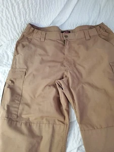 Tru Spec Men's Tactical Pants Size 40 x 32 Ripstop Cargo Work - Picture 1 of 9