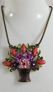 Bellissimo Set Ciondolo Cesto di Fiori Smalto e Cristallo - Foto 1 di 3