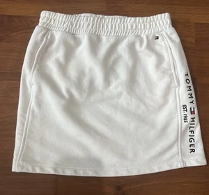 Tommy Hilfiger Girls White Jersey Skirt Embroidered Logo Elastic Waist Size 7 - Picture 1 of 12
