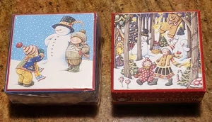 Mary Engelbreit "Happy Winter" Schmuckschatulle NOS & "On The Road" Schmuckschatulle 2,8" - Bild 1 von 4