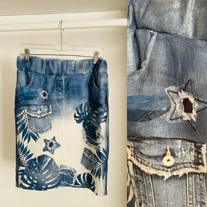 TINA STEPHENS Trompe L’oeil TROPICAL DENIM Print SKIRT Made in ITALY One-Size - Picture 1 of 11