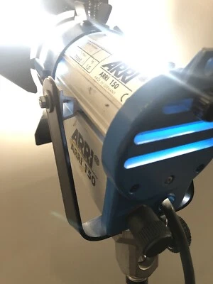 ARRI Junior 150 Tungsten Fresnel 150W Spotlight w/ Barn Doors & Bulb - Image 1 of 4
