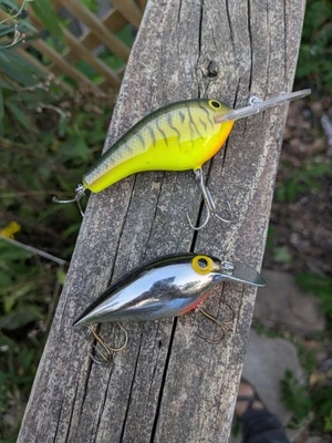 2 Crankbaits, BAGLEY DB-3 Buceo B-III Sábalo de Plata Foto 1 de 4