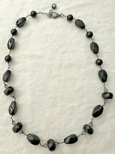 Vtg Black Faceted Glass Beaded Necklace 18" Perfect Condition in Gift Box - Picture 1 of 8