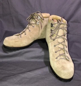 Vintage 80’s Italian Made Women’s Vasque St. Moritz Boots Size 9N - Picture 1 of 16