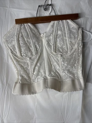 CORSÉ DE ENCAJE BUSTIER VICTORIANO ESQUE con aros y deshuesado por GODDESS 38D Foto 1 de 4