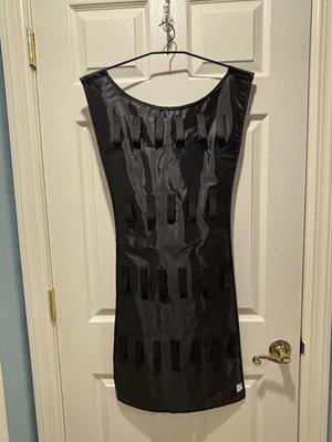 Umbra Pequeño Vestido Negro Colgante Joyería Organizador Almacenamiento Negro Foto 1 de 4