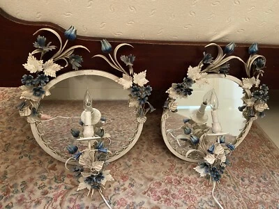 一对古董蓝色意大利托莱镜子和壁灯带鲜花。 复古,罕见! — 第 1/4 张图片