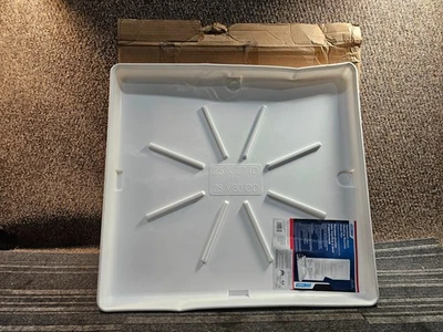 Camco 20762 28 pulgadas x 30 pulgadas. Sartén de drenaje para lavadora apilable con montaje de PVC Foto 1 de 4