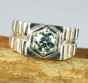2.48 Ct Green Diamond Round Men's Designer Solitaire Ring - Picture 1 of 10