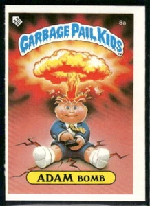 Mini lista de verificación 1985 Topps GPK serie 1 (Reino Unido) #8a Adam Bomb parte posterior mate casi nueva+ - Imagen 1 de 2